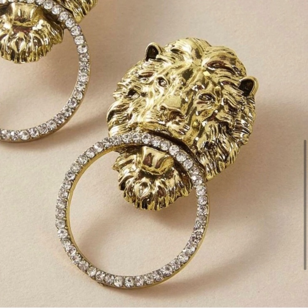 Golden Lions Head Upscale Crystal Earrings - Picture 2 of 3